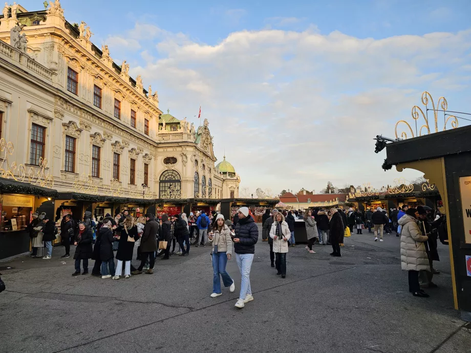 Пазари пред Oberes Belvedere