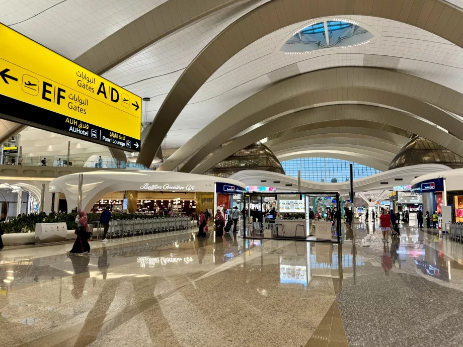 Терминал на летище Abu Dhabi Airport