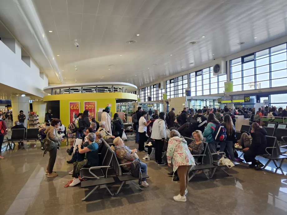 Транзитна зона на летище Ponta Delgada Airport