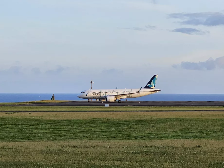 Azores Airlines, Airbus A320 с надпис "Natural"