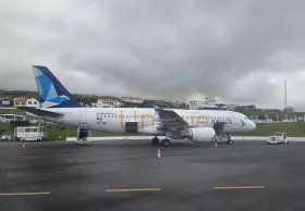 Azores Airlines, Airbus A320 с надпис "Unique"
