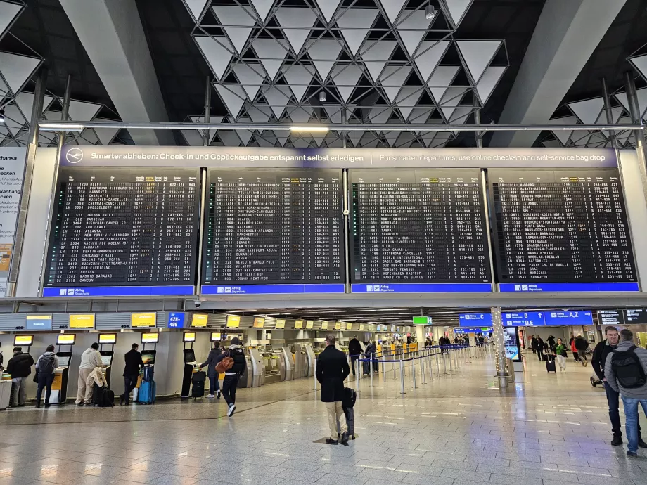 Табела за заминаване, летище Frankfurt Airport