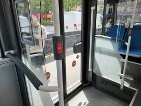 Бутон "Стоп" за излизане от автобуса