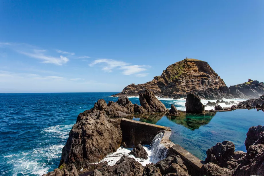 Естествен плувен басейн Porto Moniz