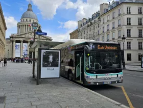 Автобус Париж