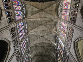 Интериор на базиликата "Сен Дени