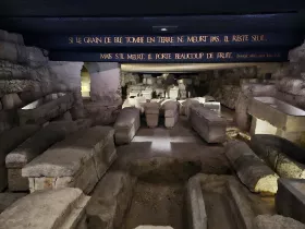 Гробниците на кралете в базиликата Сен Дени