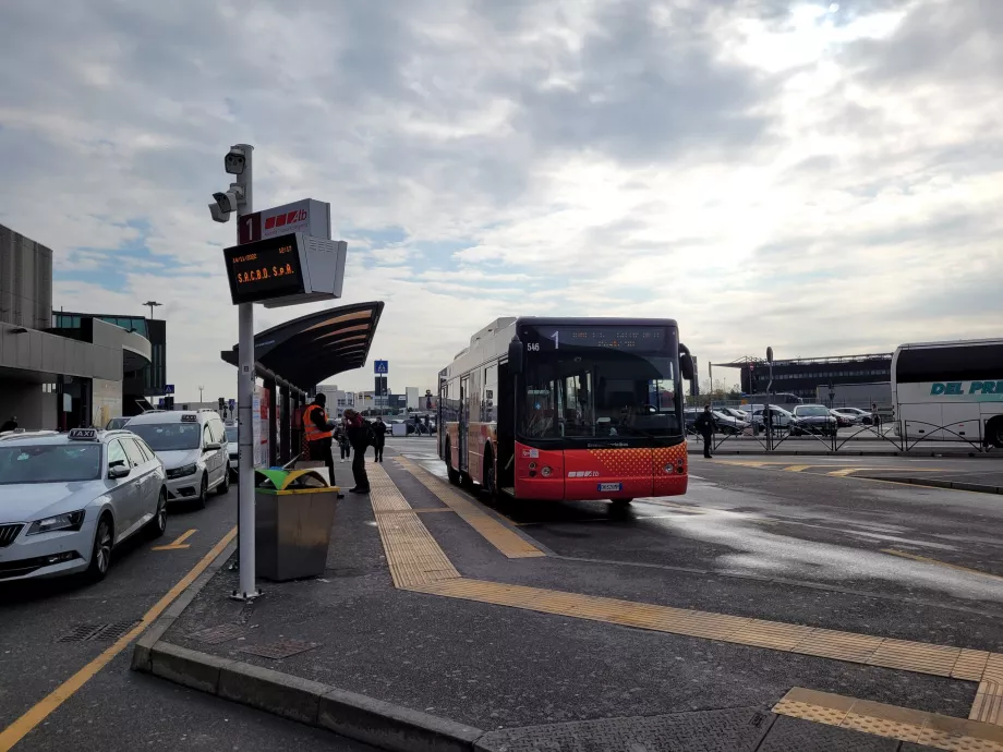 Автобусна спирка в посока Бергамо