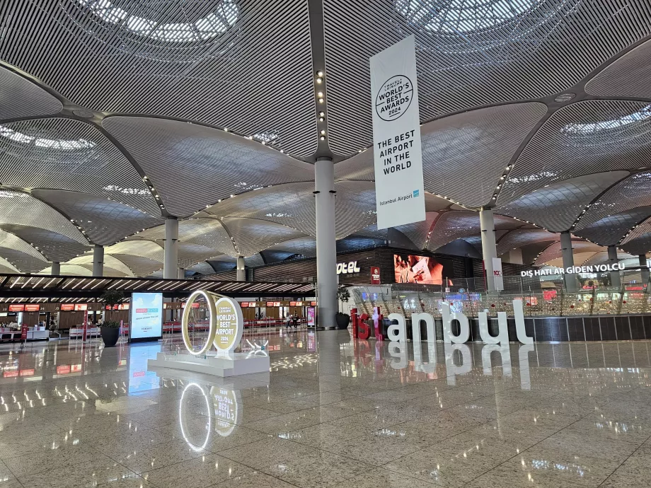 Летище Istanbul Airport, обществена зона, заминавания