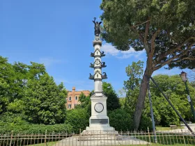 Паметник в Giardini della Biennale