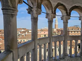 Изглед от Palazzo Contarini del Bovolo