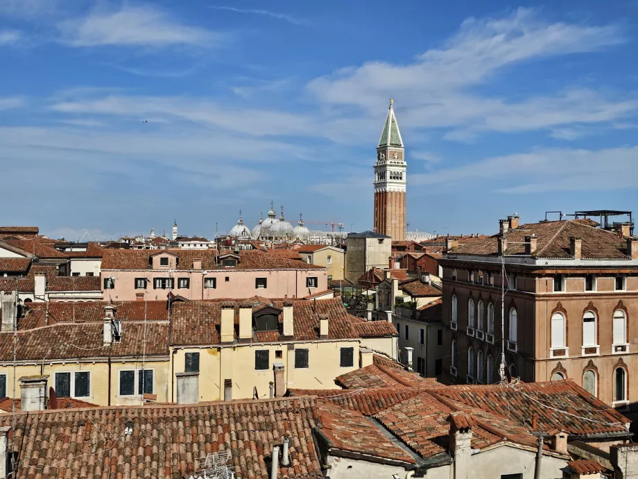 Изглед от Palazzo Contarini del Bovolo