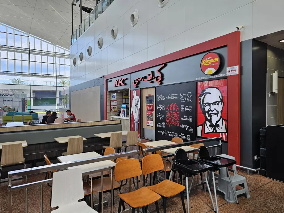 KFC, зала за пристигащи, обществена зона