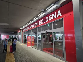 пристигане от летище Bologna