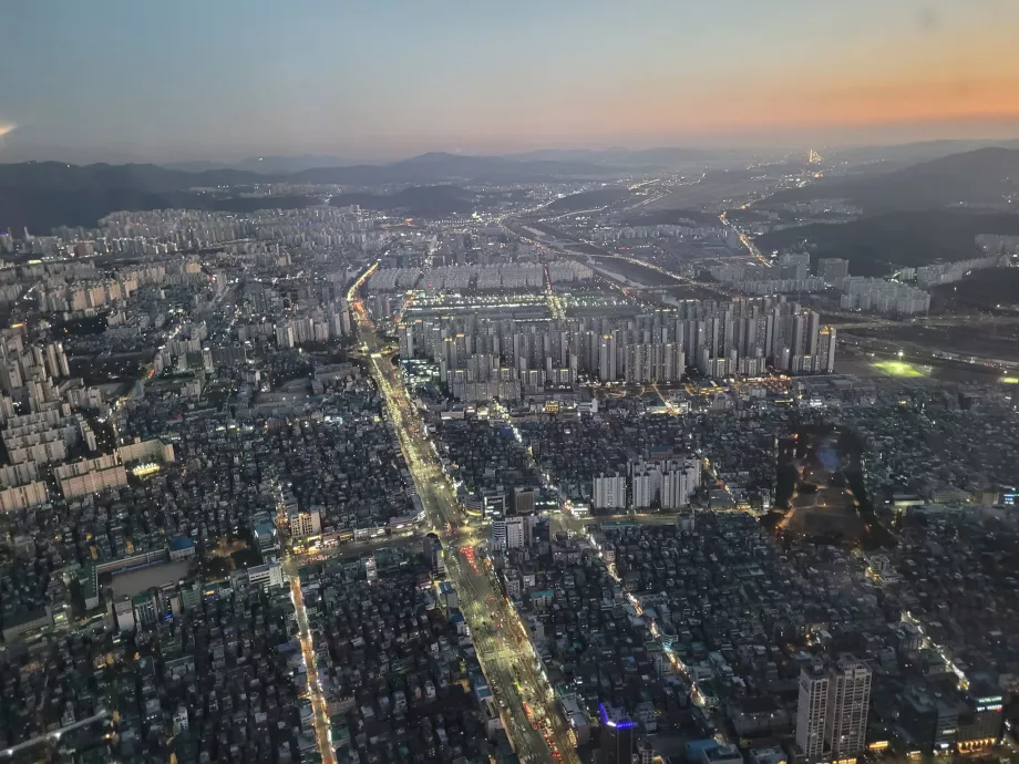 Изглед от кулата Lotte World