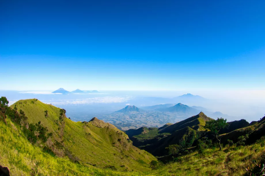 Гледки по време на изкачването на планината Merbabu