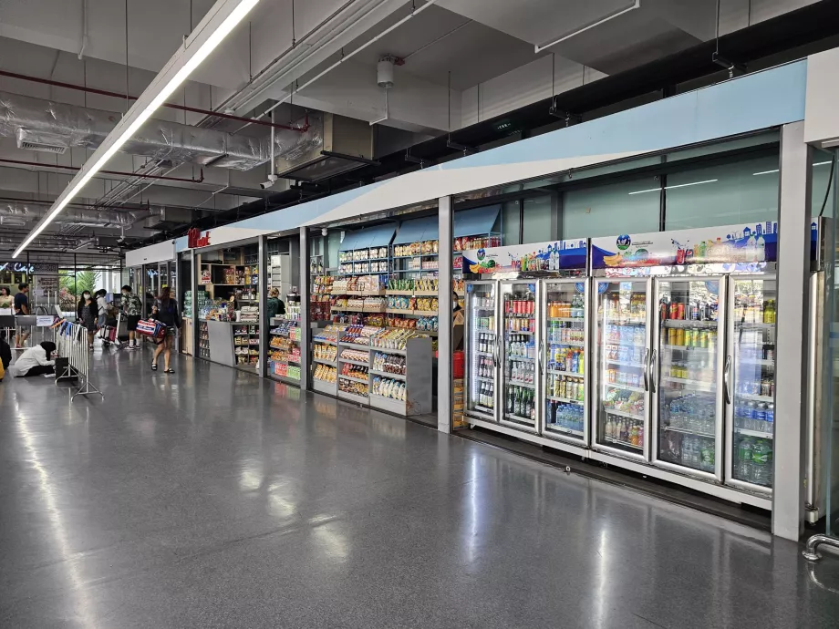 Shops in the public area of the domestic terminal