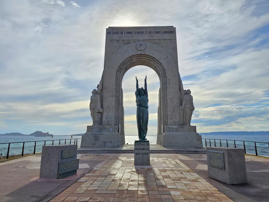 Паметник на загиналите в Източната армия (Monument aux morts de l'Armée d'Orient)