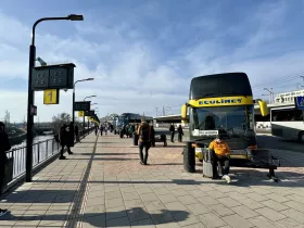 Автобусни спирки на жп гара Рига