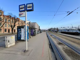 Автобусна и трамвайна спирка