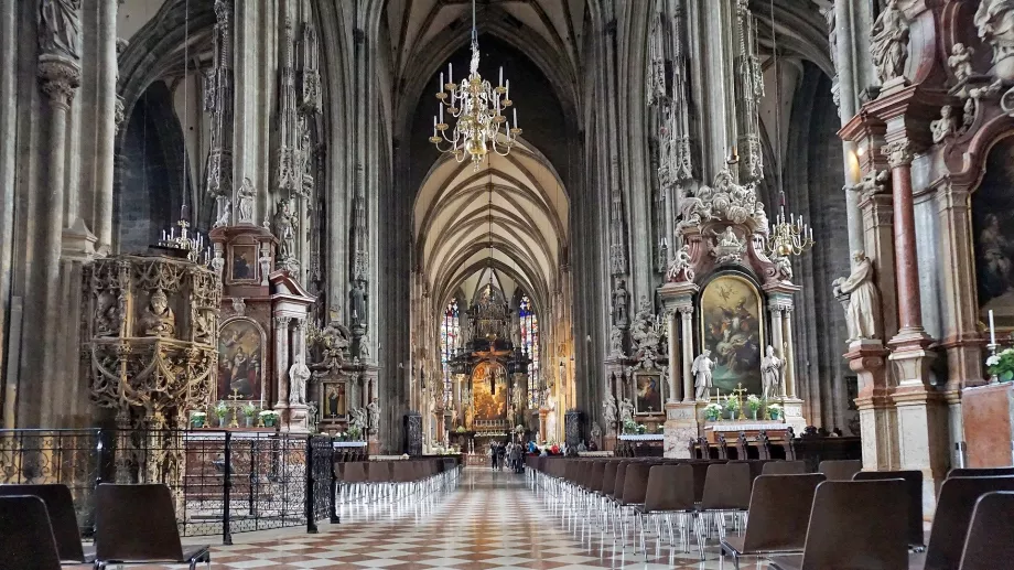 Интериор на Stephansdom